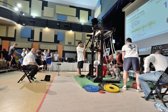 Siláci střední Evropy se v Broumově utkali na Mistrovství ČR v powerliftingu