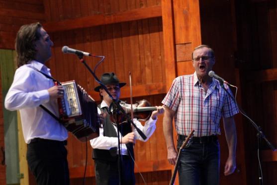 V Polici nad Metují vystoupí pod širým nebem skupina Docuku 