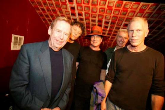 Kytarová extratřída Gary Lucas plní svůj slib 