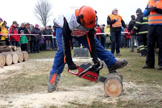 Ondřej Jirmann obhájil loňské vítězství v klání Dřevorubec roku