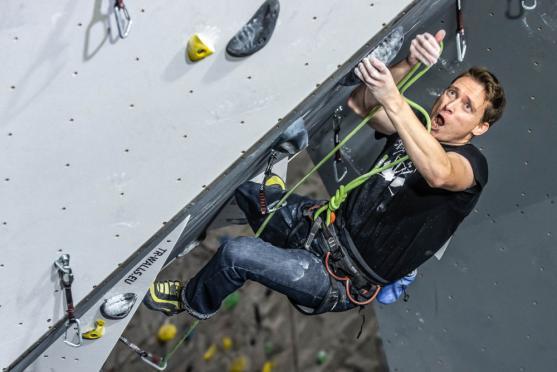 Na lezecké stěně polygonu ve Velkém Poříčí se soutěžilo o titul mistra HZS ČR