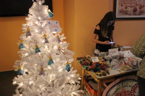 Broumovská Základní škola Hradební už deset let nacvičuje Vánoční ladění