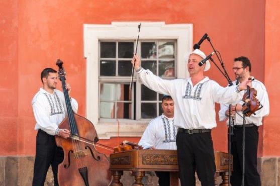 Vinum et Cetera nabídne skvělá vína, hudbu, prohlídky kláštera i středověké písárny