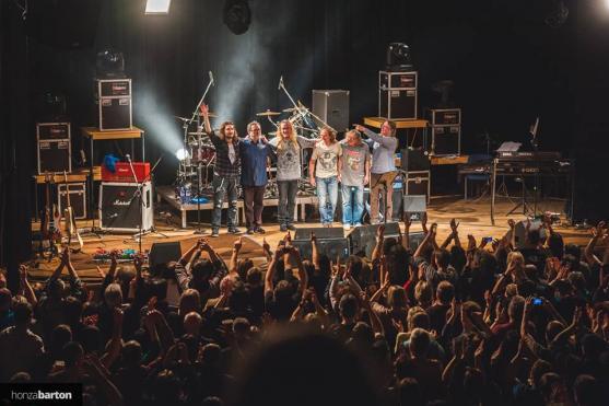 Vystoupení SUPERGROUP kandiduje na hronovský koncert roku 