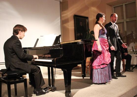 Hudba a víno promlouvaly k návštěvníkům ArtCafé 