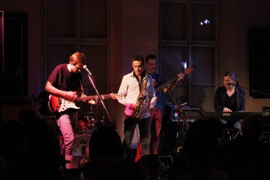 Dobře naladěná skupina Annabase vystoupila v ArtCafé 