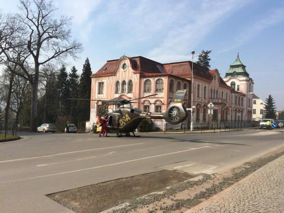 Při záchraně života zasahoval v Broumově vrtulník Letecké záchranné služby