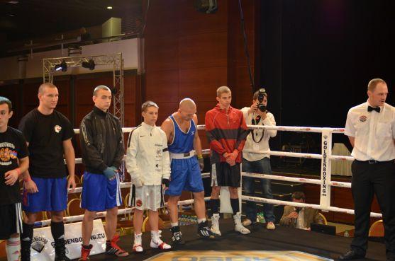 Fotogalerie a video z vítězného boxerského utkání Jakuba Šudy v pražském Hotelu Hilton