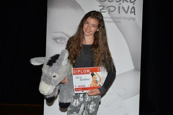 Nela Řehořová z Police nad Metují vyhrála internetové hlasování pěvecké soutěže Česko zpívá 