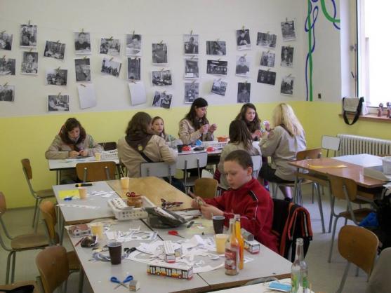 V Muzeu papírových modelů se svýmy výrobky soutěžili skauti