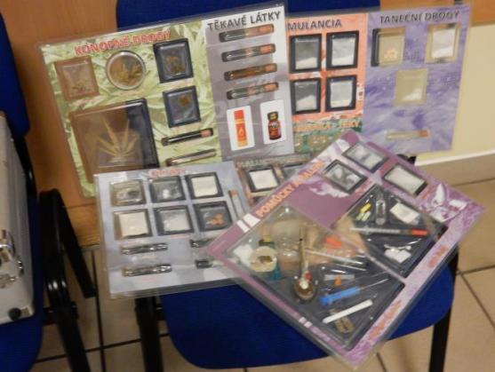 Broumov pokračuje "Správným směrem" - výstavou plakátů a seminářem na téma protidrogové prevence