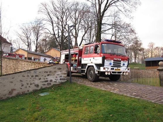 Hasiči si vyzkoušeli zásah v areálu broumovského kláštera