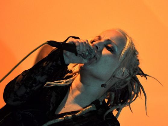 Na festivalu miniRockTrencle debutovala broumovská kapela Hellmania 