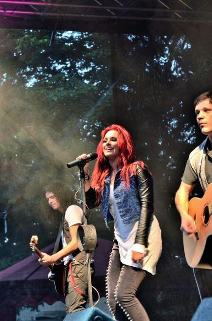 V Broumově vystoupila zpěvačka Ewa Farna 