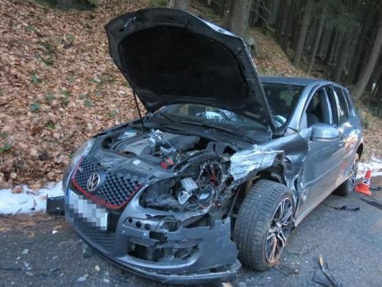 Nehoda mezi Adršpachem a Chvalčí skončila bez zranění