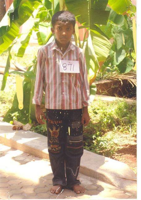 Gymnázium Broumov podporuje studium indického chlapce Arwina Noela de Sousy