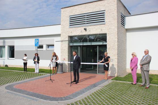 Na slavnostní otevření školicího střediska společnosti Veba se přišly podívat více než čtyři stovky lidí