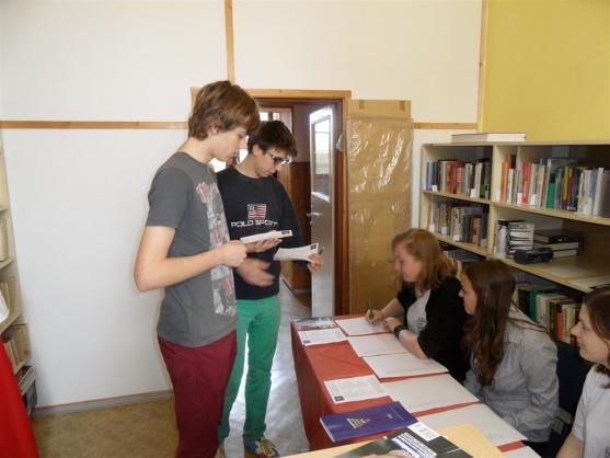 Studenti volili do Evropského parlamentu. Na broumovském gymnáziu to vyhrála TOP 09 a Starostové