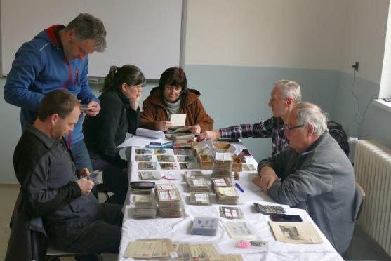 V Polici nad Metují se sešly tři desítky sběratelů