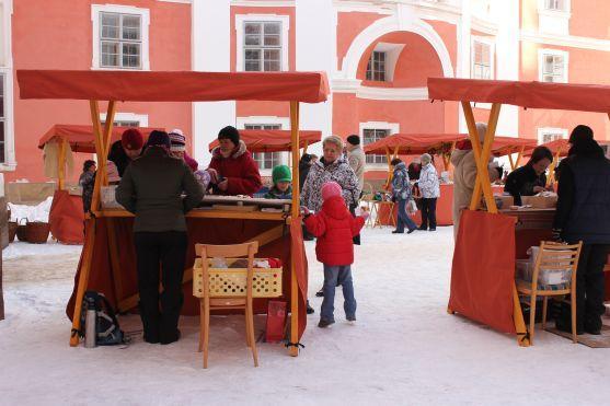 V neděli se na klášterním nádvoří koná Adventní trh. Naposledy před rekonstrukcí kláštera
