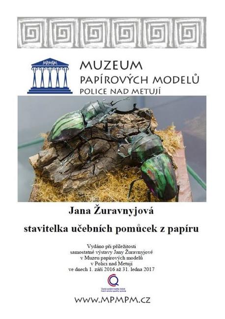 Vyšla brožura o neobyčejných modelech jedinečné stavitelky papírových modelů 