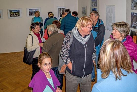 Výstava v polickém Zeleném domečku představuje fotografickou poctu Oldřicha Jenky krajině Policka 