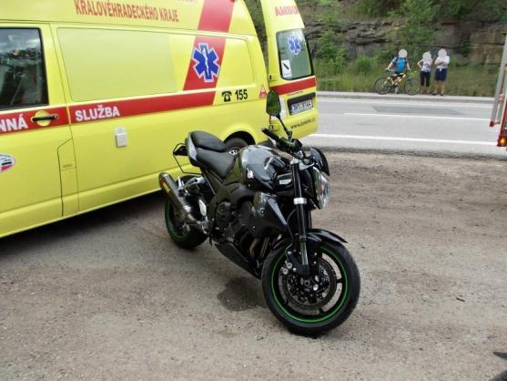 Motocyklista se těžce zranil, když nedostal přednost v jízdě