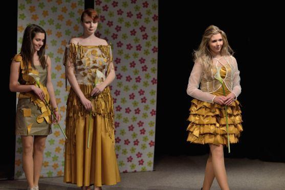 Herce na pódiu Městského divadla v Broumově vystřídaly modelky