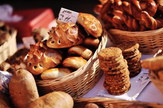 Trhovce a návštěvníky Velikonočního jarmarku na nádvoří kláštera trápil velký mráz