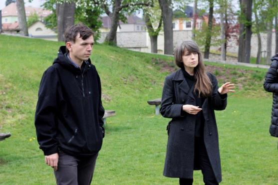 "Vždycky mne bavilo hledat v přírodních útvarech nějaký skrytý význam," říká sochař Jakub Goll