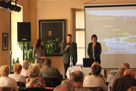 Studenti zasedli do lavic. Včera začal první přednáškou zimní semestr Univerzity třetího věku v Broumově