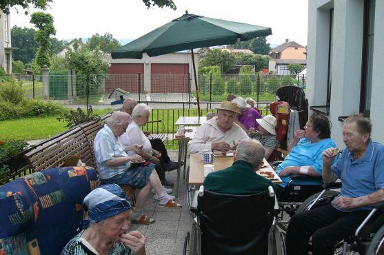 Nový altán pro seniory z Centra sociálních služeb Naděje Broumov