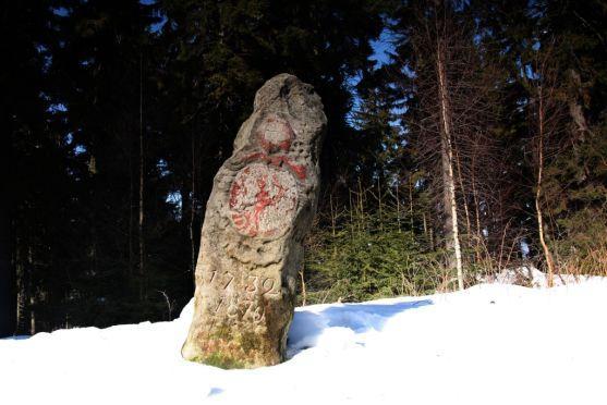 Třípanský kámen a hraniční kameny broumovského kláštera 