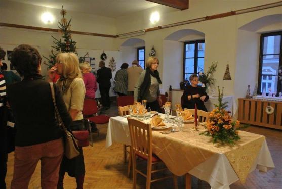 Výstava seniorů nazvaná Romantické Vánoce má po vernisáži 