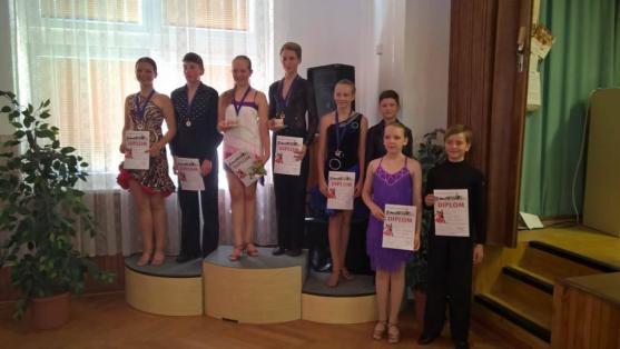 Tanečnímu sportu začala nová sezóna. Broumovské páry vyrazily do Chvaletic 