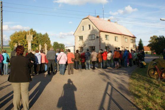 Martin Lanži požehnal zrekonstruovanému pomníku Čtrnácti svatých pomocníků v Otovicích