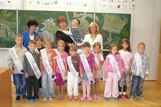 Přes 1200 žáků prvních tříd škol na Náchodsku a Broumovsku dostalo dárky z Nadačního fondu Zdeňky Horníkové