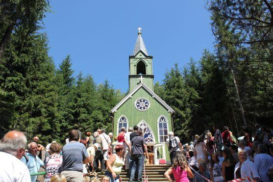 "Zelenou fešandu" v Suchém Dole vysvětil kardinál Dominik Duka 