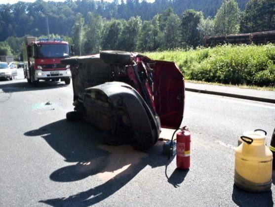 Jedna osoba se zranila při nehodě osobního vozidla