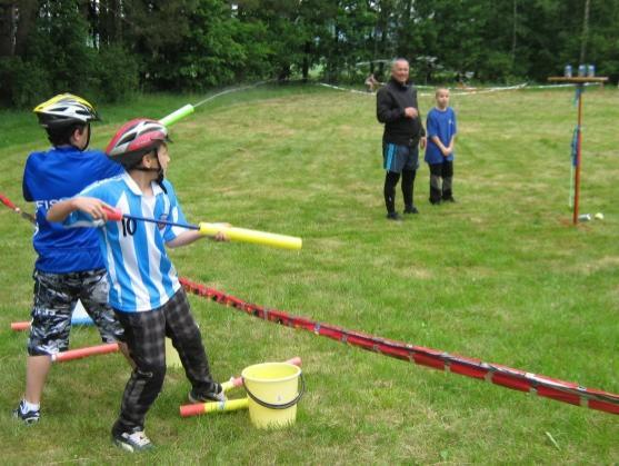 V Martínkovicích u Broumova se na Chatě pod Korunou závodilo s humorem