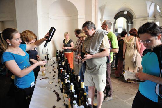 Blíží se veřejná ochutnávka nejlepších českých a moravských vín v broumovském klášteře Vinum & Cetera