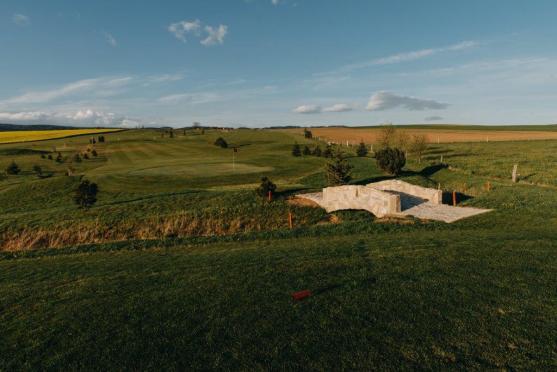 Golf není nic pro kluky, kteří se bojí, že je porazí holka! 