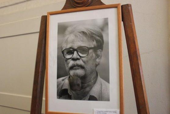 Malíř, jehož obrazy byly prodány ještě dříve, než na nich stačila uschnout barva 