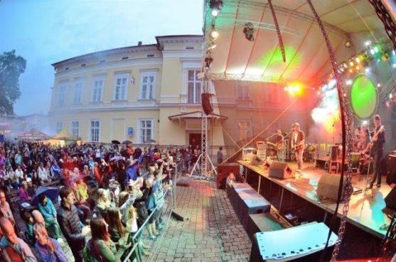 Proměnlivé počasí Broumováky neodradilo a pouť si užili 