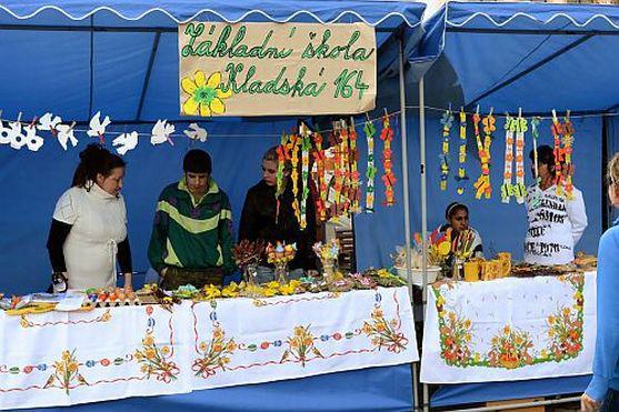 Broumovské náměstí včera ožilo velikonočními oslavami