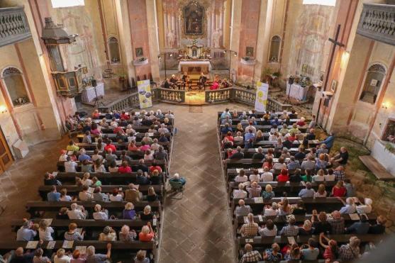 Jubilejní 15. ročník festivalu Za poklady Broumovska proběhne online i živě pro veřejnost 