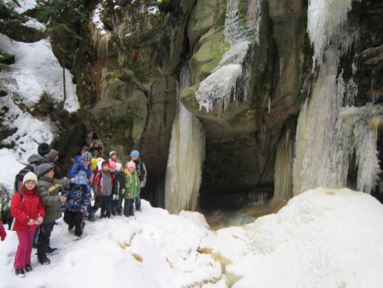 Žáci Základních škol z Meziměstí a Broumova - Olivětína poznávají krajinu, historii a květenu Broumovska