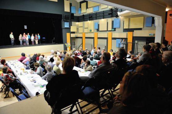 O průzkum plynu, cyklostezku a bezpečnost ve městě se zajímali senioři na setkání se zastupiteli Broumova