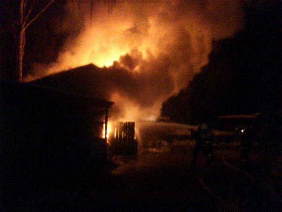 Ve Vižňově u Meziměstí hořela klempířská dílna