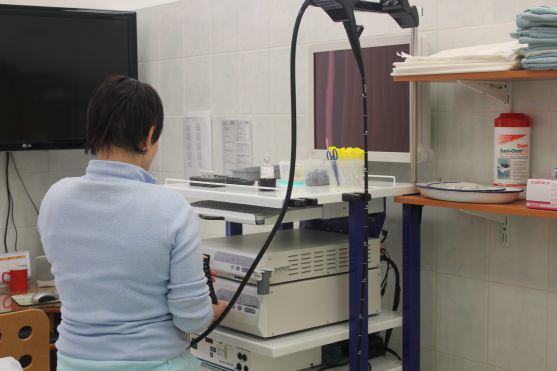 K vyšetření zažívacího traktu používají v broumovské nemocnici moderní endoskopickou techniku